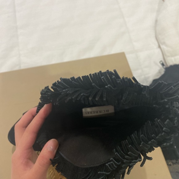 Burberry heels. Worn a couple of times size 5.5 - Picture 3 of 4